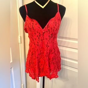 🔥LACE RED TOP🔥USED🔥SIZE LARGE